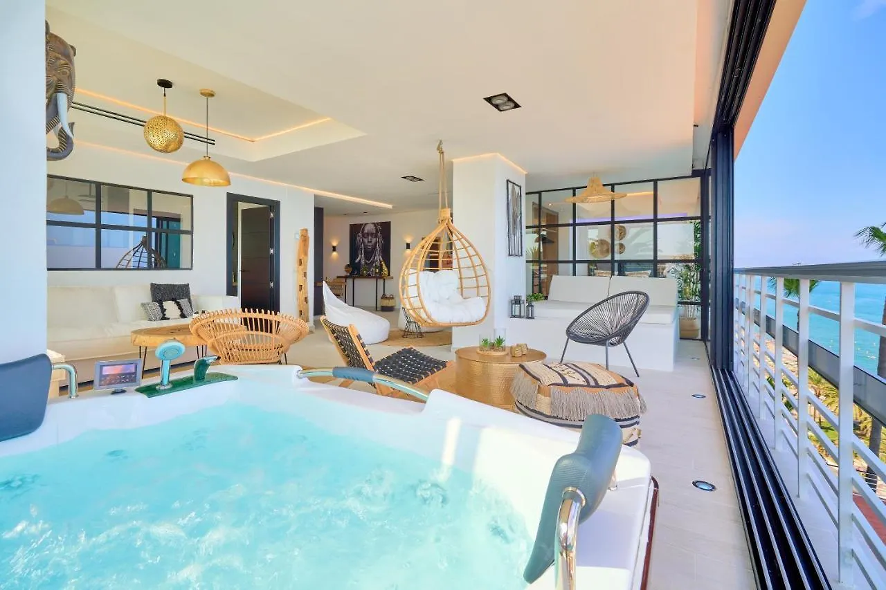 Savanna Beach. Amazing Apartment With Jacuzzi Torremolinos Spain