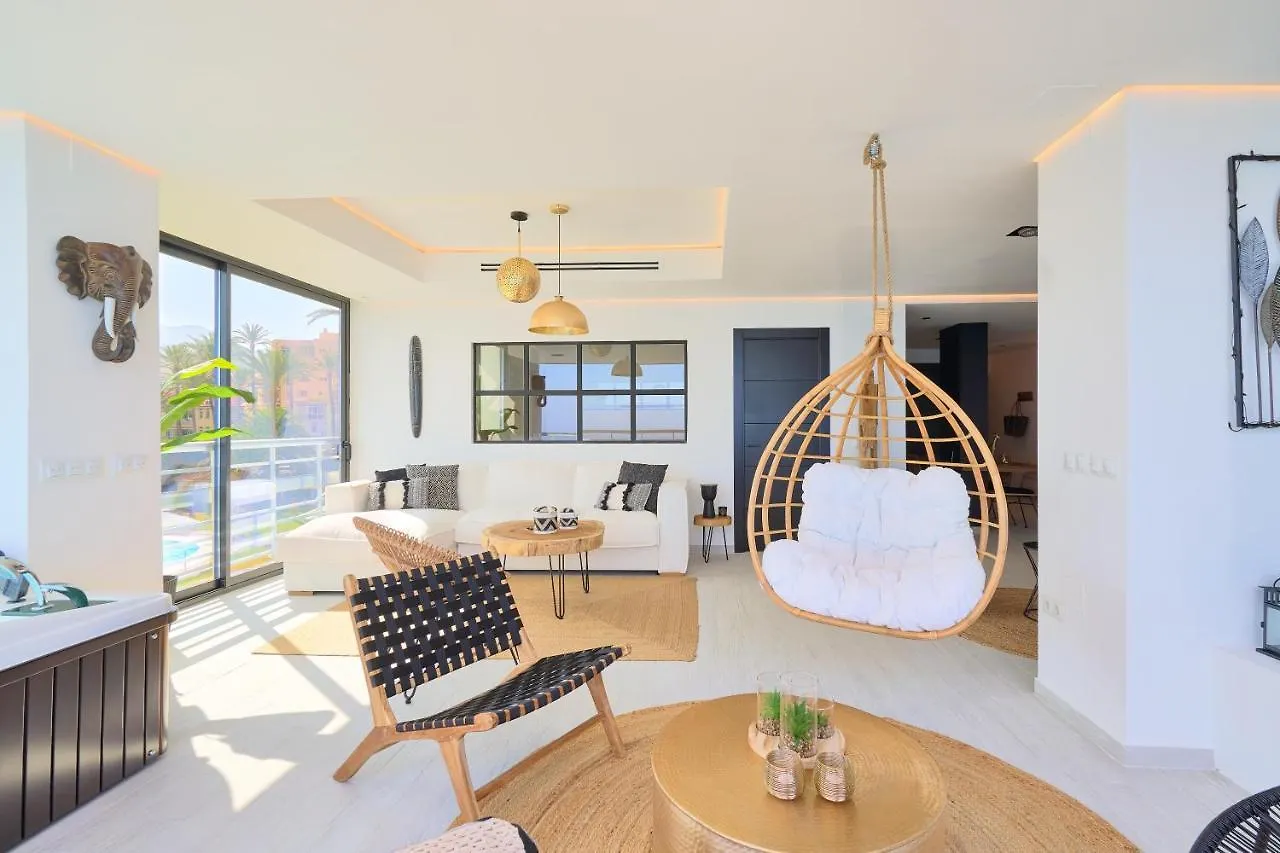 Savanna Beach. Amazing Apartment With Jacuzzi 托雷莫利诺斯 西班牙